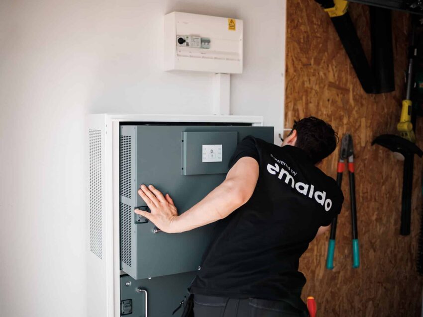 Fremtidens energi: Nye tendenser inden for batteriopbevaring til solceller